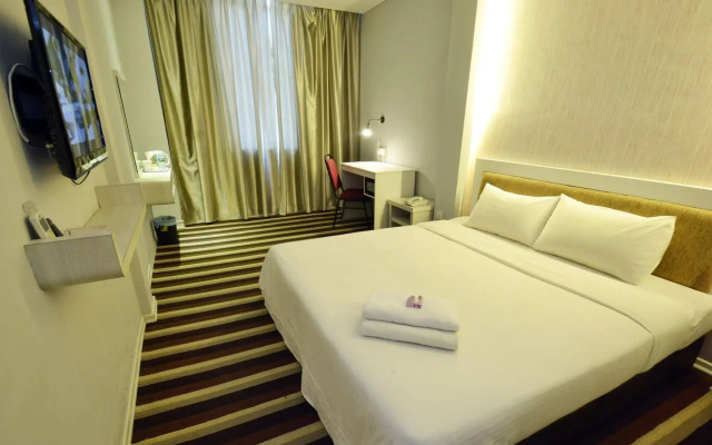 First Residence Hotel