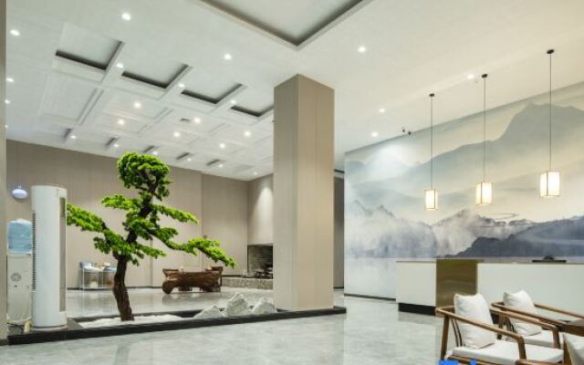Yijia Holiday Hotel (Guangzhou Huadu Plaza subway station store)