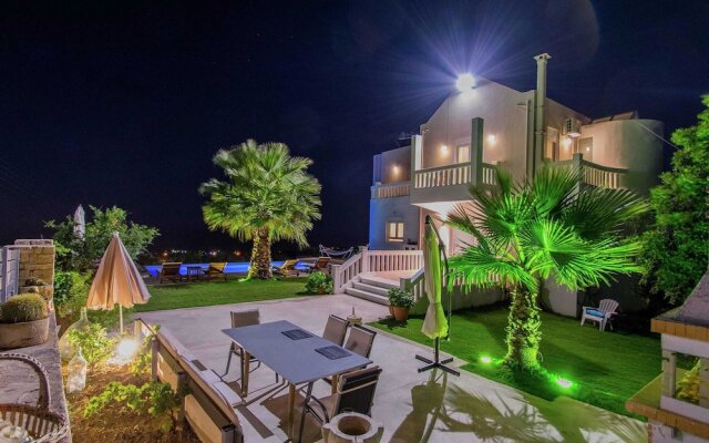 Infinity Pool Villa With Sea Views Near Rethymno City & Beach and Shaded BBQ