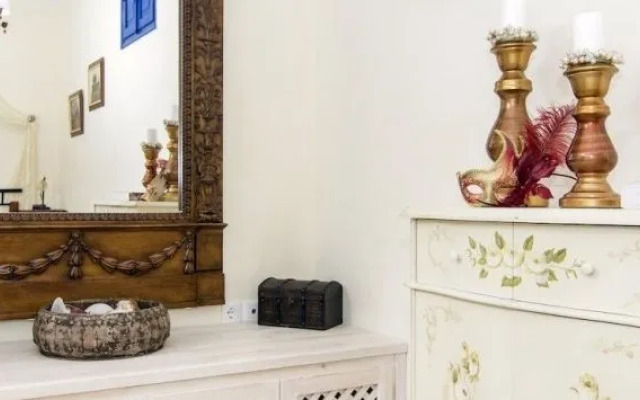 Oia's Sunset Apartments