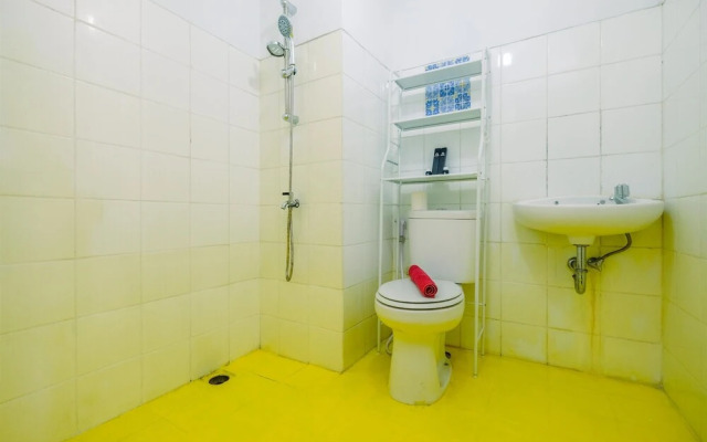 Comfortable Living Studio Room at Kebagusan City Apartment