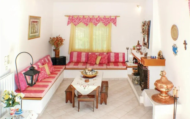Stunning Home in Xilokastro With 5 Bedrooms, Outdoor Swimming Pool and Swimming Pool