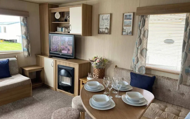 3 Bed Caravan Rob in Rhyl