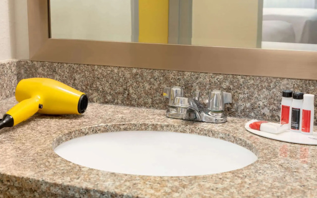 Days Inn - Rivergate