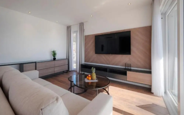 Horizon Two Bedroom Penthouse Hot tub