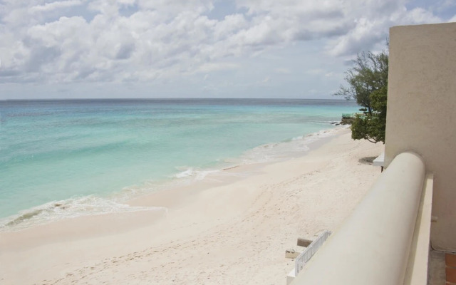 Beautiful Three Bedroom Beachfront Villa