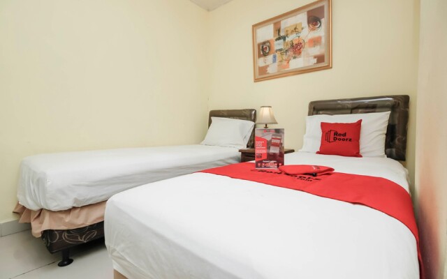 RedDoorz Plus @ Cikarang