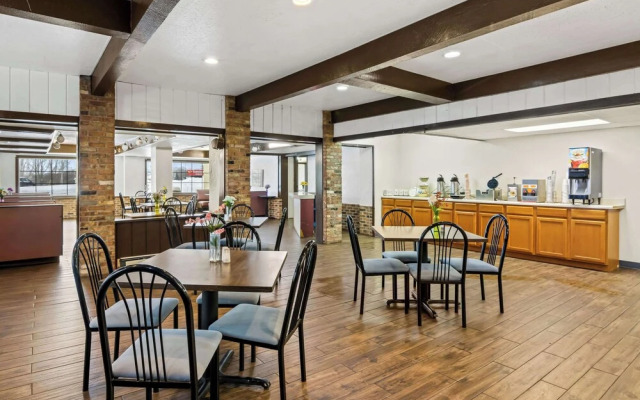 Econo Lodge Manistee