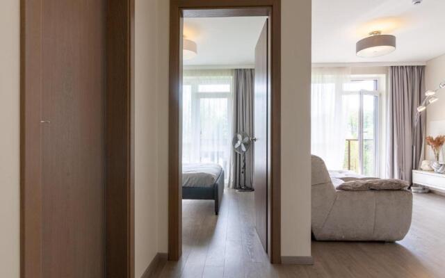 Sea Whisper Apartment, By Cohost