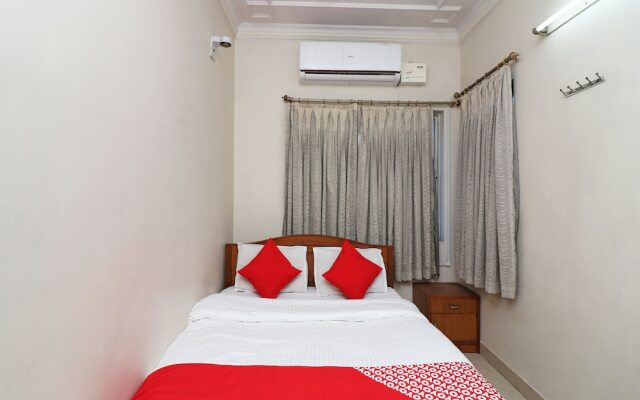 OYO 28130 Hotel Shiva