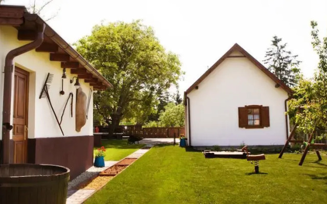 Tulipános Porta és Vendégház