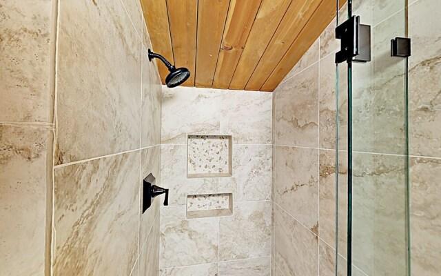 266 Lake Arrowhead - 4 Br Home