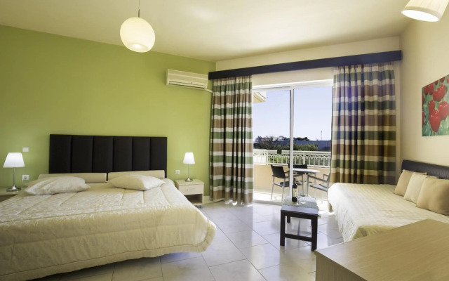 Lyristis Dinos Studios & Apartments