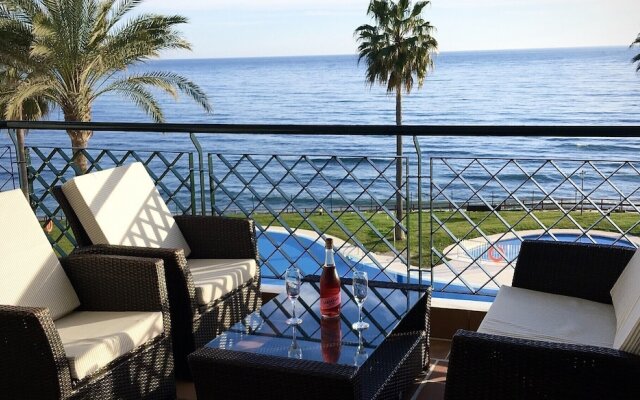 Mi Capricho Beachfront Apartment - Sitio de Calahonda