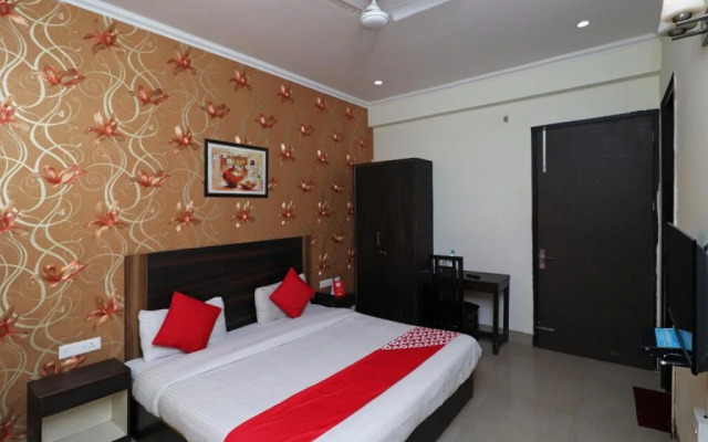FabHotel Royal Crown