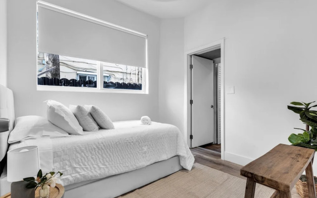 Stylish & Modern 4BD Home