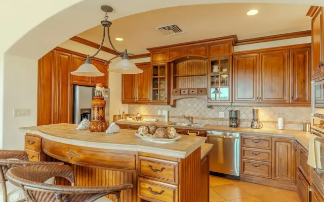 CR Luxury Montebello 1D 3 Bdrm