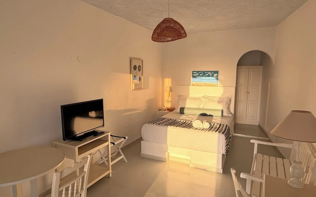 Santorini Theasis Suites
