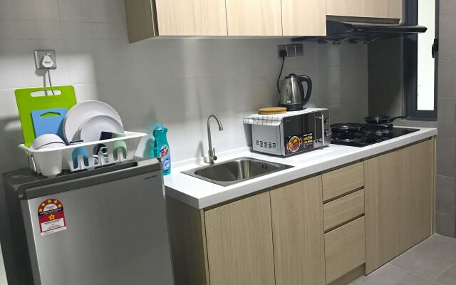 One Amerin Mall & Suites