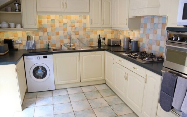 Beautiful 4-bed House, Polperro With Harbour Views