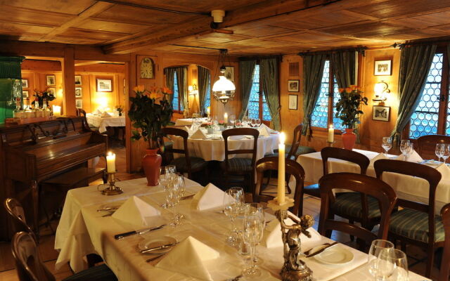 Swiss-Chalet Merlischachen - Historik Chalet-Hotel Lodge