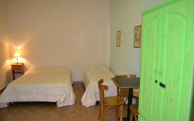 Retro Art Hostel