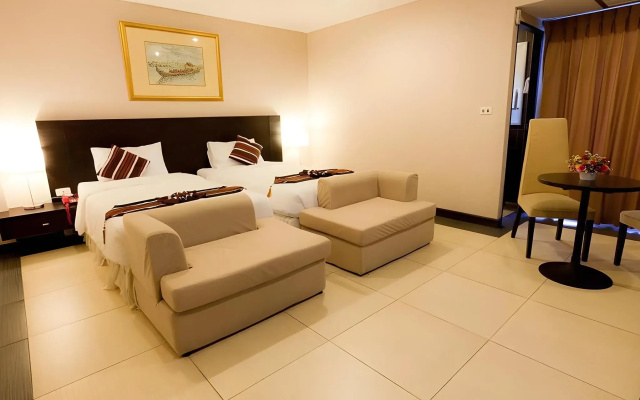 The Residence Airport & Spa