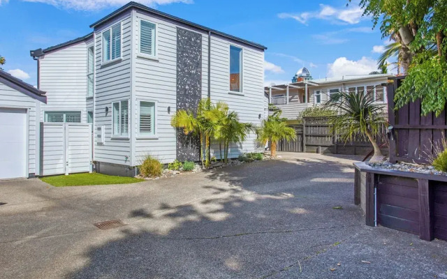 The Oasis Home with Hot Tub and Parking