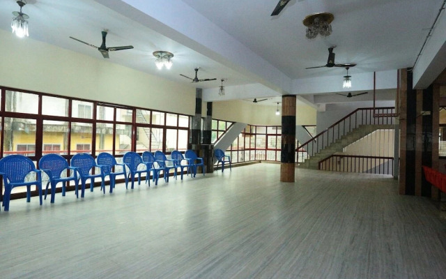 Hotel Rvee's Regency by OYO Rooms