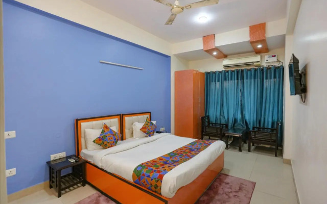 FabExpress Red Roof Residency