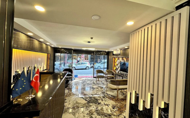 Crowned Exclusive Hotel