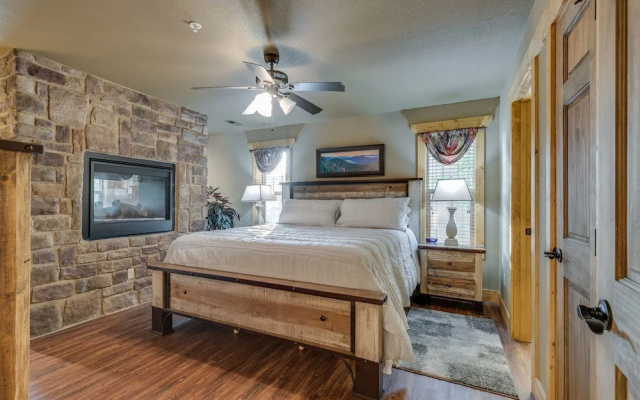 Swimmin in the Smokies - Six Bedroom Chalet