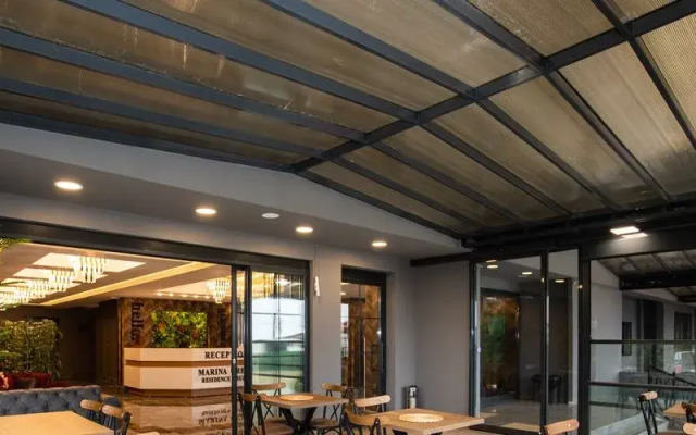 Marina Green Suit - Residence