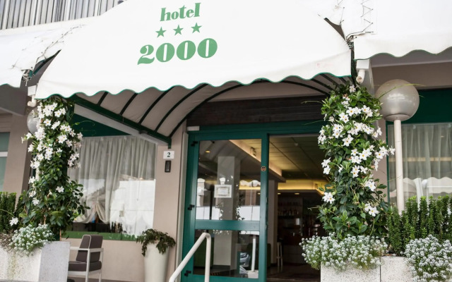 Hotel 2000
