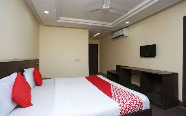 Oyo 15096 Hotel Daya Continental