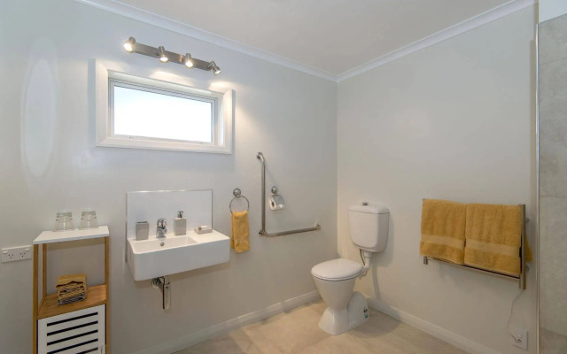 Ribbonwood Country House