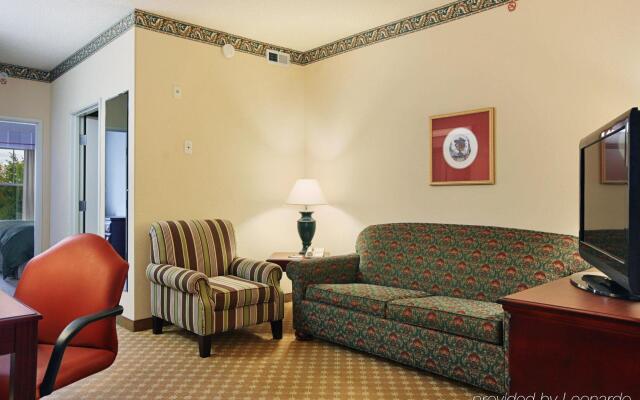 Holiday Inn Express & Suites Columbus Airport East, an IHG Hotel