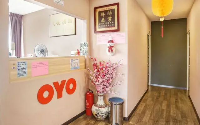 OYO 90474 Skycity Motel