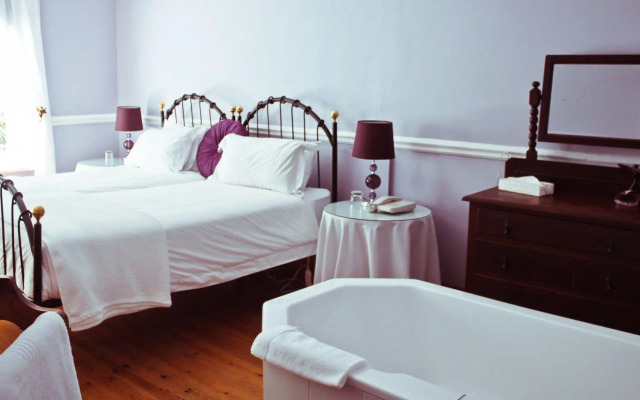 Mountain Manor Guest House & Executive Suites