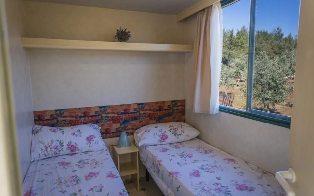 Bungalow Felicit 2 With Pool