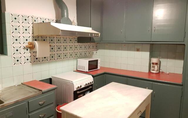 Errathens Aegean Apartment - Athens Center, 5 BD, 2 BATH