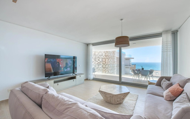 Unique 2 bedroom unit with pool near beach