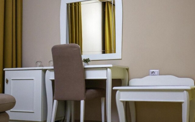 Christis Hotel Borova