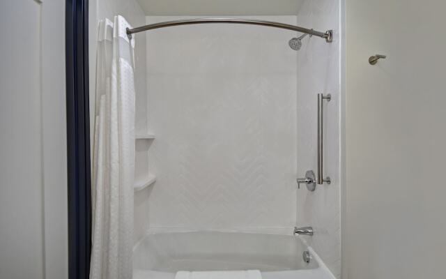 Holiday Inn Grand Rapids North - Walker, an IHG Hotel