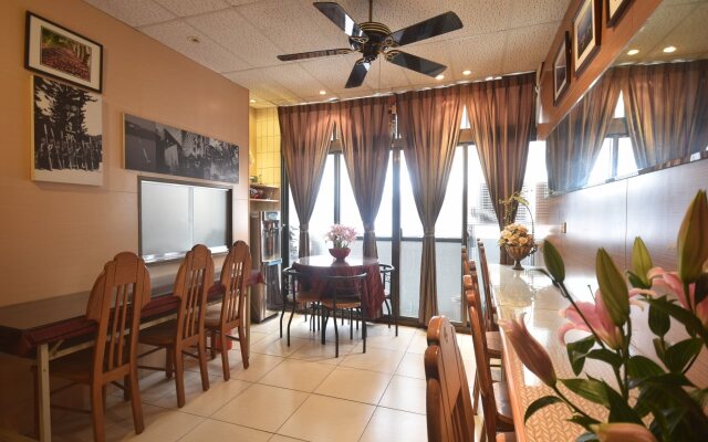 Sun Moon Love Hotel