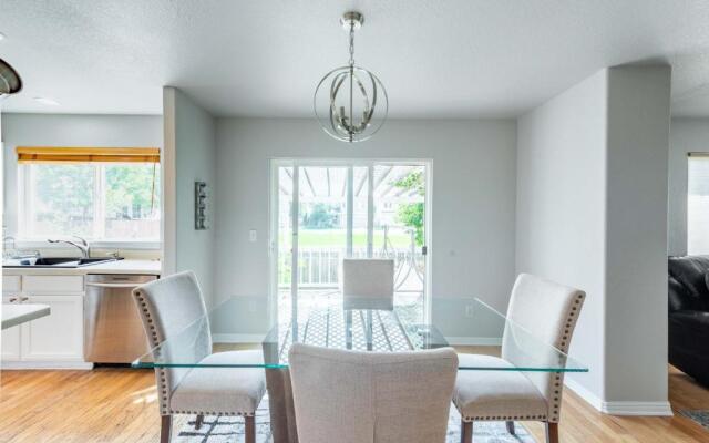 Spacious 4 bedroom 3.5 bathroom residential property