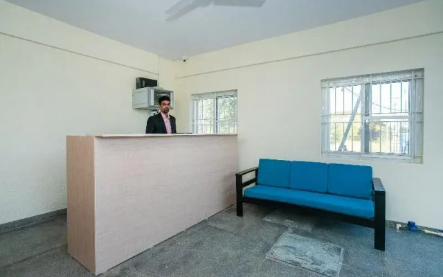 Sri Sai Guest House By OYO Rooms