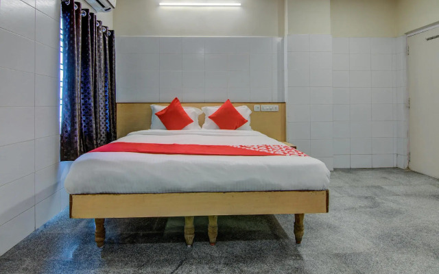 OYO 14669 Mayur's Residency