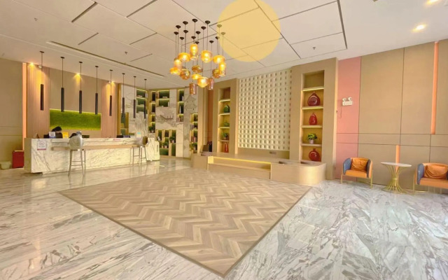 Shengjing Yijia Hotel (Xiangyang Railway Station People's Square Branch)