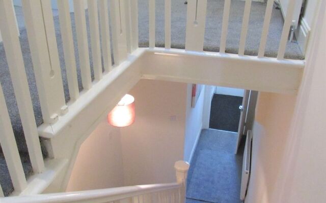 Spacious Apartment Heaton
